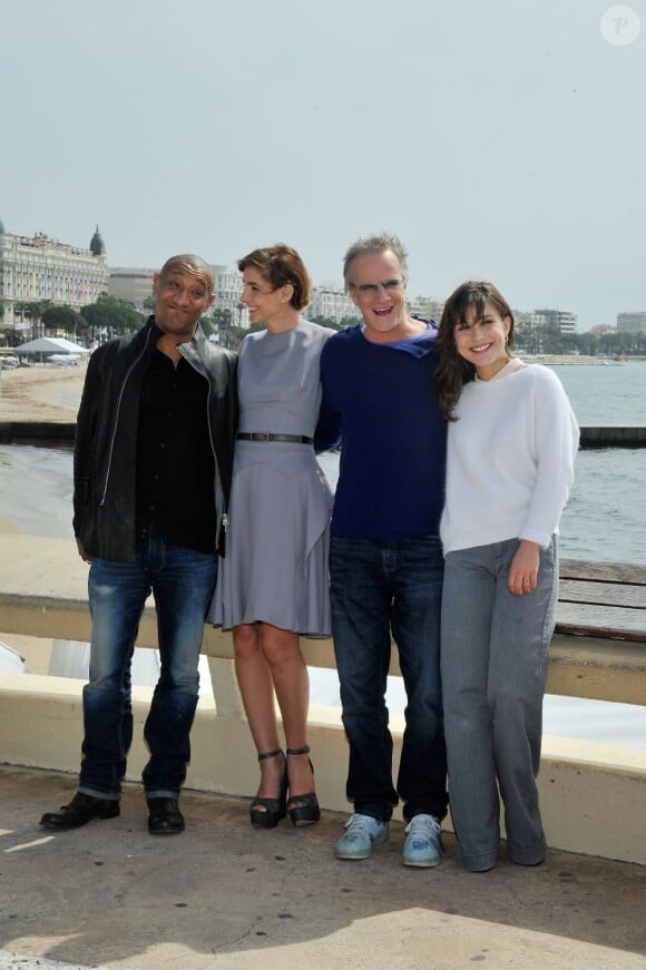 Edouard Montoute, Clotilde Courau, Christophe lambert et Flore Bonaventura, le casting de La Source, à la 50e édition du MipTV à Cannes, le 8 avril 2013.