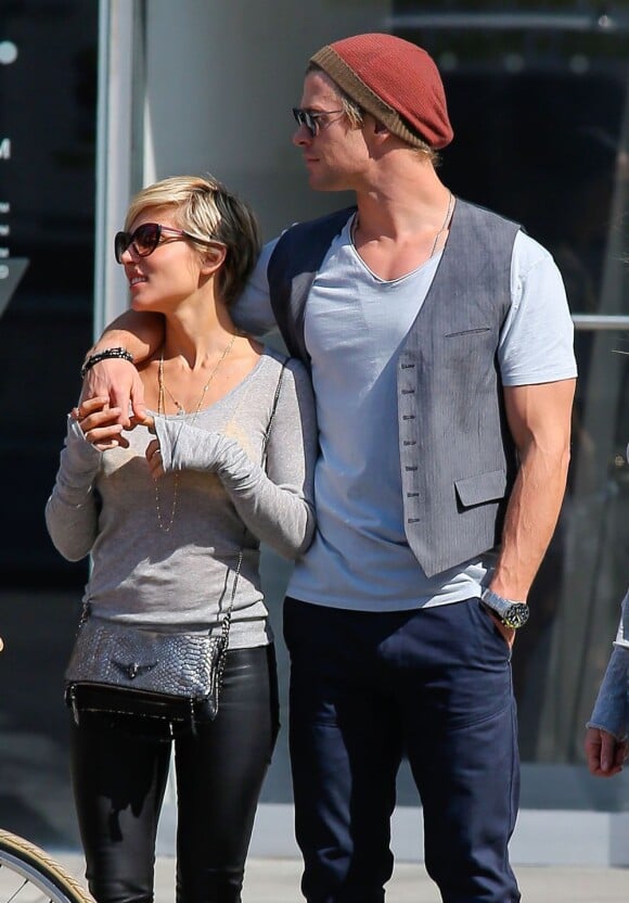 Chris Hemsworth et sa femme Elsa Pataky amoureux à New York, le 8 avril 2013.
