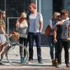 Chris Hemsworth et sa femme Elsa Pataky à New York, le 8 avril 2013 avec Luke Hemsworth et sa compagne Samantha.
