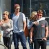 Chris Hemsworth et sa femme Elsa Pataky se baladent avec le frère de Chris, Luke Hemsworth et sa femme, à New York, le 8 avril 2013.