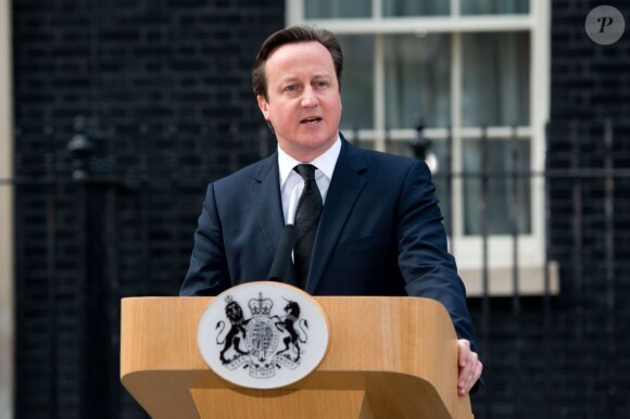 Le Premier ministre David Cameron rend hommage à Margaret Thatcher à Londres, le 8 avril 2013.