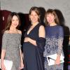 Maud Fontenoy, Elsa Zylberstein et Mathilde Meyer le 9 avril 2013 à l'hôtel de la Marine lors du gala organisée par la navigatrice en l'honneur de sa fondation