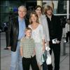Jane Seymour et toute la famille à Los Angeles le 12 décembre 2004.