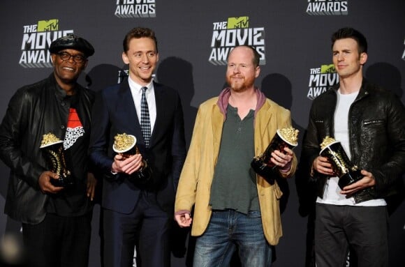 Samuel L. Jackson, Tom Hiddleston, Joss Whedon et Chris Evans lors des MTV Movie Awards à Los Angeles, le 14 avril 2013.