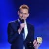 Tom Hiddleston sur la scène des MTV Movie Awards le 14 avril à Los Angeles.