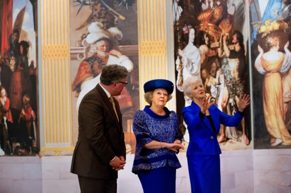 La reine Beatrix à la Grote Kerk de La Haye le 24 avril 2013 pour sa dernière mission officielle en tant que souveraine des Pays-Bas, pour l'inauguration d'une exposition Huygens.