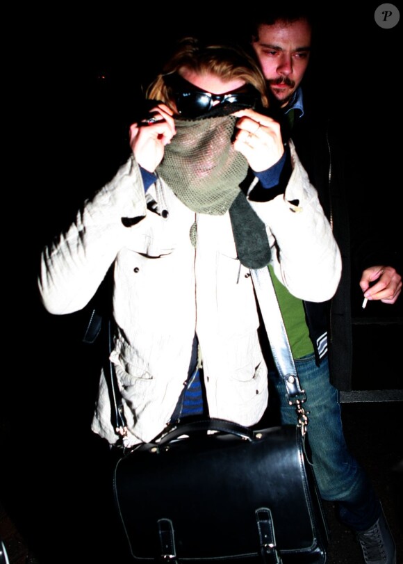 Macaulay Culkin dans les rues de Londres, avant de se rendre à son hôtel Ibis, le 16 avril 2013.
