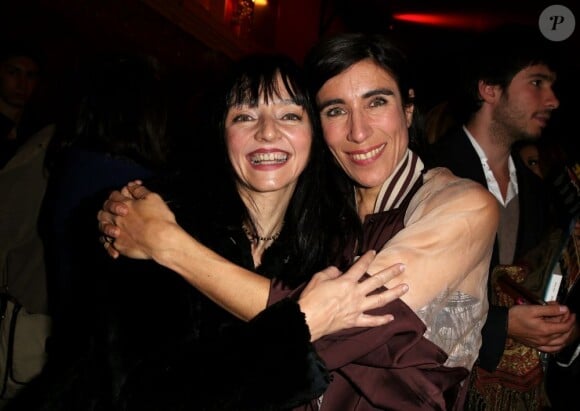 Exclusif : L'actrice Maria de Medeiros et Blanca Li lors de l'after-show du spectacle Elektro Kif à la Cigale. Paris, le 8 avril 2013.