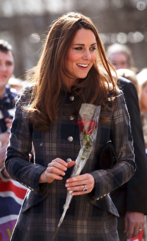 Kate Middleton, enceinte, à Glasgow le 4 avril 2013