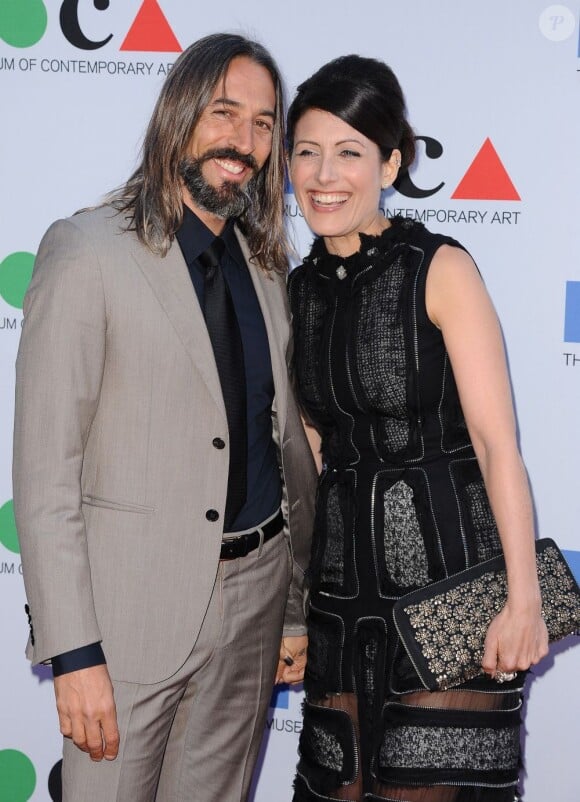 Lisa Edelstein et son compagnon, l'artiste Robert Russell, très amoureux, lors du MOCA Gala 2013, le Museum of Contemporary Art Gala, qui célèbre le lancement de l'exposition de l'artiste Urs Fischer, à Los Angeles, le 20 avril 2013