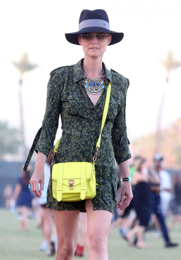 Laeticia Hallyday a opté pour un sac Proenza Shouler au Festival de musique de Coachella, le 20 avril 2013