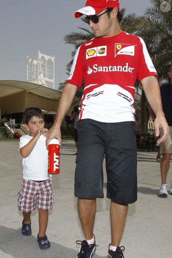 Felipe Massa et son fils Felipinho lors du Grand Prix de Bahreïn à Sakhir, le 21 avril 2013