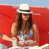 Nina Dobrev, sublime en bikini, profite de petites vacances à Miami avec son amie Julianne Hough. Le 26 avril 2013.