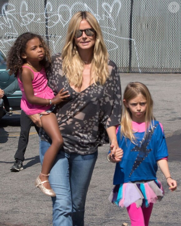 Heidi Klum, ses enfants Leni, Henry, Johan et Lou et son petit ami Martin Kirsten vont déjeuner au restaurant à Santa Monica, le 28 avril 2013.