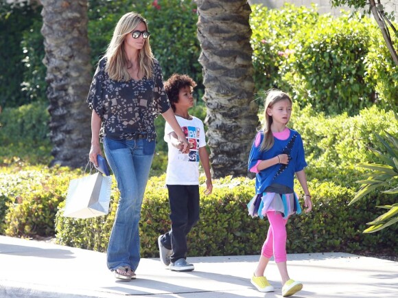 Heidi Klum, ses enfants Leni, Henry, Johan et Lou et son petit ami Martin Kirsten vont déjeuner au restaurant à Santa Monica, le 28 avril 2013.