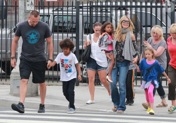 Heidi Klum, ses enfants Leni, Henry, Johan et Lou et son petit ami Martin Kirsten vont déjeuner au restaurant à Santa Monica, le 28 avril 2013.