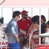 Le clan Kardashian-Jenner embarque sur un catamaran et poursuit ses vacances sur l'île de Santorin en Grèce. Le 29 avril 2013.
