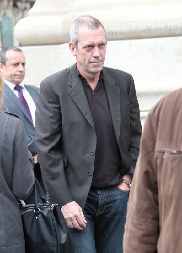 Exclu - Hugh Laurie arrive à la gare du Nord et se rend à son hôtel à Paris, le 29 avril 2013.