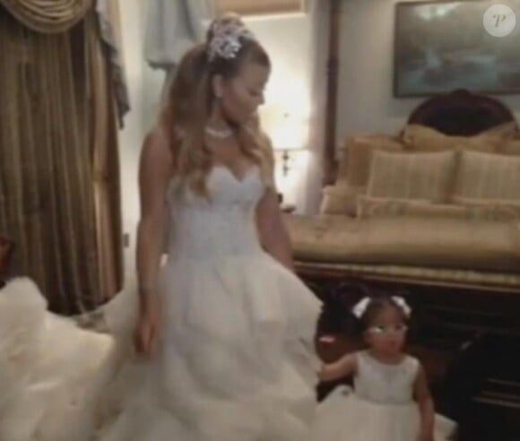 Mariah Carey a fermé Disneyland pour fêter en grande pompe ses cinq ans de mariage en compagnie de ses enfants Monroe et Moroccan, à Anaheim en Californie, le 30 avril 2013.