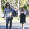 Jennifer Garner emmène sa fille violet à l'école avec son fils Samuel à Santa Monica le 3 mai 2013.