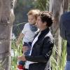 Exclusif - Orlando Bloom et son fils Flynn dans les rues de Los Angeles le 28 avril 2013.