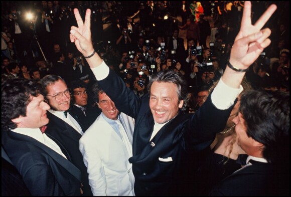 Alain Delon et Jack Lang lors du Festival de Cannes 1990