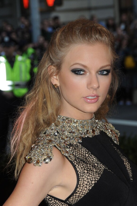 Taylor Swift à la soirée du MET Ball, au Metropolitan Museum of Art, à New York, le 6 mai 2013.