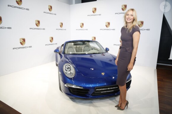 Maria Sharapova au Porsche Museum de Stuttgart où elle a annoncé être la nouvelle ambassadrice de la marque allemande, le 22 avril 2013