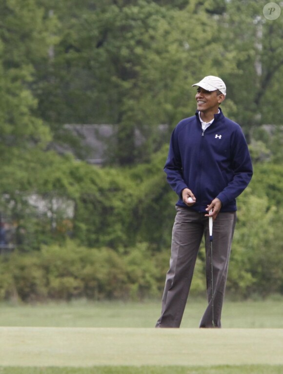 Barack Obama, détendu sur le parcours de golf d'Andrews le 6 mai 2013
