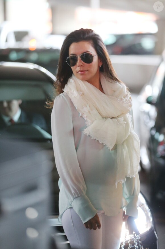 Eva Longoria arrive à l'aéroport Charles de Gaulle et se rend à son hôtel parisien, le 11 mai 2013