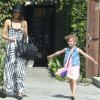 Jessica Alba et sa fille Honor quittent un salon de coiffure à West Hollywood Los Angeles, le 11 mai 2013