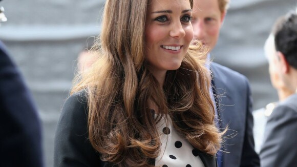 Kate Middleton : Même enceinte, même de mariage, elle recycle et danse !