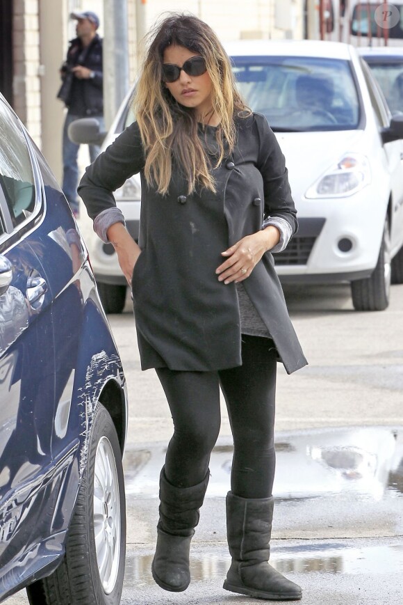 Monica Cruz, enceinte, se promène à Madrid, le 30 avril 2013.