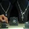 Exposition des bijoux de Gina Lollobrigida à Moscou avant la vente organisée par Sotheby's à Genève, le 14 mai 2013.