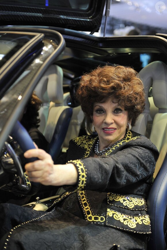 Gina Lollobrigida au Salon de l'automobile à Genève le 6 mars 2013.