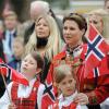 La princesse Märtha-Louise de Norvège et son époux Ari Behn, avec leurs trois filles Maud Angelica, Leah Isadora et Emma Tallulah, célébraient le 17 mai 2013 la Fête nationale norvégienne... à Londres.
