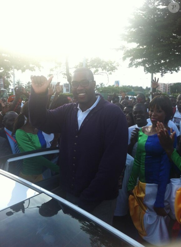 Teddy Riner à son arrivée au Gabon, lors de sa première visite en Afrique noire, le weekend du 18 et 19 mai 2013