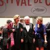 Valérie Trierweiler descend les marches du film Le Dernier des Injustes avec Claude Lanzmann lors du 66e Festival du film de Cannes, le 19 mai 2013.
