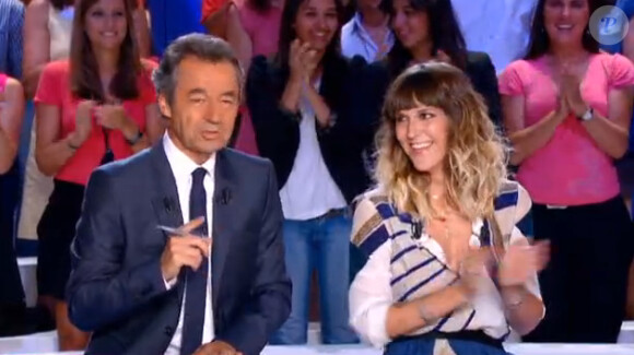 Daphné Bürki et Michel Denisot sur le plateau du Grand Journal le lundi 27 août 2012 sur Canal+