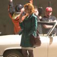 Exclusif - Ryan Gosling dirige Christina Hendricks sur le plateau de tournage du film How to catch a monster, à Détroit, en mai 2013.