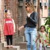 Sarah Jessica Parker avec ses filles Tabitha et Marion à New York, le 20 mai 2013.