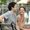 Katie Holmes et Luke Kirby se donnent la réplique sur le tournage de Mania Days, à New York City, le 21 mai 2013.