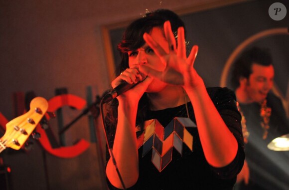 NACH (Anna Chedid) lors de la soirée du magazine Première et de l'association Toiles enchantées sur la plage Magnum au Festival de Cannes le 20 mai 2013.