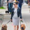 Jessica Biel se balade avec ses chiens à New York, le 22 mai 2013