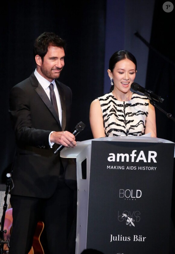 Dylan McDermott et Zhang Ziyi - Vente aux enchères du 20e Gala de l'amfAR à l'hôtel du Cap-Eden-Roc lors du 66e Festival de Cannes, le 23 Mai 2013.