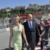 Le Prince Albert II de Monaco et son épouse Charlene rendent visite aux membres de la Croix Rouge qui encadrent le Grand Prix de Formule 1 de Monaco - Le 23 mai 2013