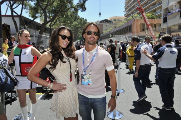 Tamara Ecclestone et Jay Rutland dans les travées du paddock du Grand Prix de Monaco le 26 mai 2013