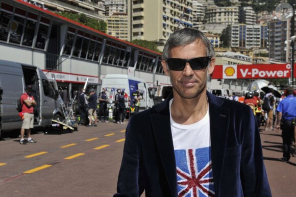 Paul Belmondo dans les travées du paddock du Grand Prix de Monaco le 26 mai 2013