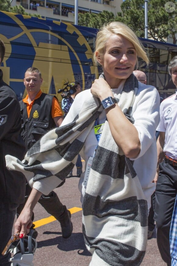 Cameron Diaz dans les travées du paddock du Grand Prix de Monaco le 26 mai 2013
