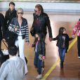  Arrivée de Johnny et Laeticia Hallyday à Paris avec leur famille, le 21 mai 2013. 